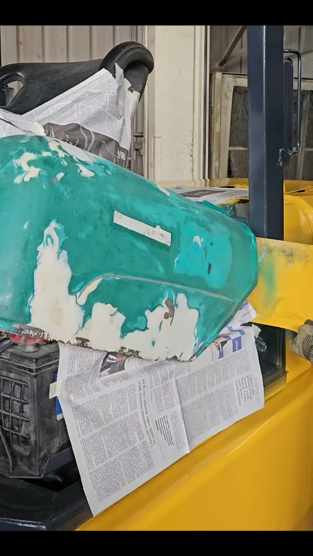 #behindthescenes
#asmrsounds
#painting
#bsforklift
#forklift