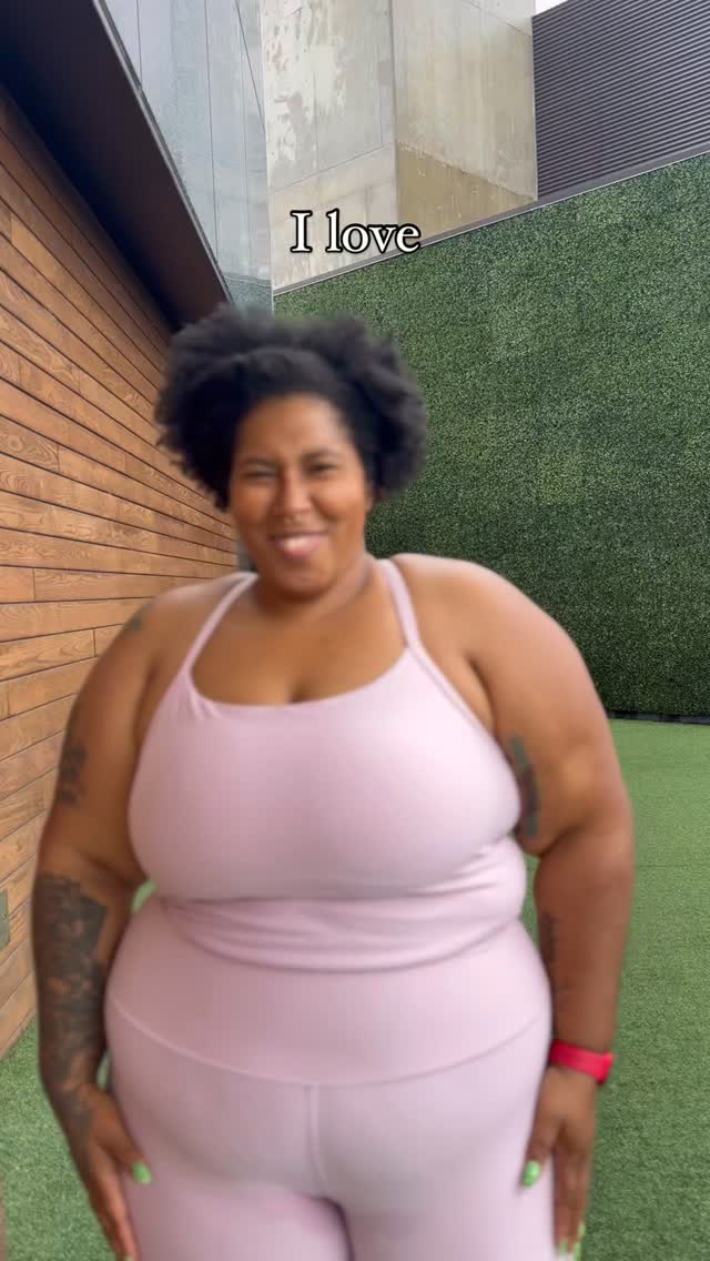 I will always choose me. I will always support me. I will always love me.
Set: @savagexfenty
#selflove #selfconfidence #plussizeblog #plussizeblogger #plussizecontentcreator #plussizefitness #blackgirlblogger #blackgirlswhoblog #blackcontentcreators