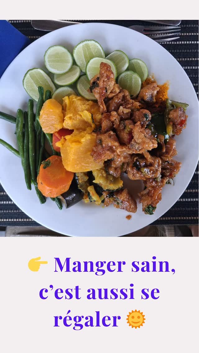 🌴 Et si bien manger en vacances rimait enfin avec plaisir et équilibre ?
Parce que OUI, savourer un plat local, croquer un fruit frais ou s’offrir un bon dîner de la mer n’a jamais été l’ennemi de ton bien-être 💚
✨ À Zanzibar, je me régale sans frustration, sans excès, en pleine conscience… et ça change tout.
💡 Le vrai secret ? Écouter ses besoins, se faire plaisir sans culpabilité, savourer chaque bouchée avec présence.
👉 Et toi ? Tu arrives à profiter de tes repas en vacances sans culpabiliser ? Raconte-moi en commentaire !
💬 Besoin d’astuces pour allier plaisir et forme même en vacances ?
📩 Écris-moi ou découvre plus sur : www.isabellecurrat.com
#NutritionConsciente #MangerSainement #PlaisirAlimentaire #EquilibreAlimentaire #VacancesGourmandes #HealthyTravel #BienMangerSansSePriver #ZanzibarFood #VoyageGourmand #IsabelleCurrat #CoachingNutrition #HolisticHealth #SavourerSansCulpabiliser #FemmesActives #PlaisirResponsable #FitLeader #Zanzibar #TropicalVibes #HealthyLifestyle #BienEtre