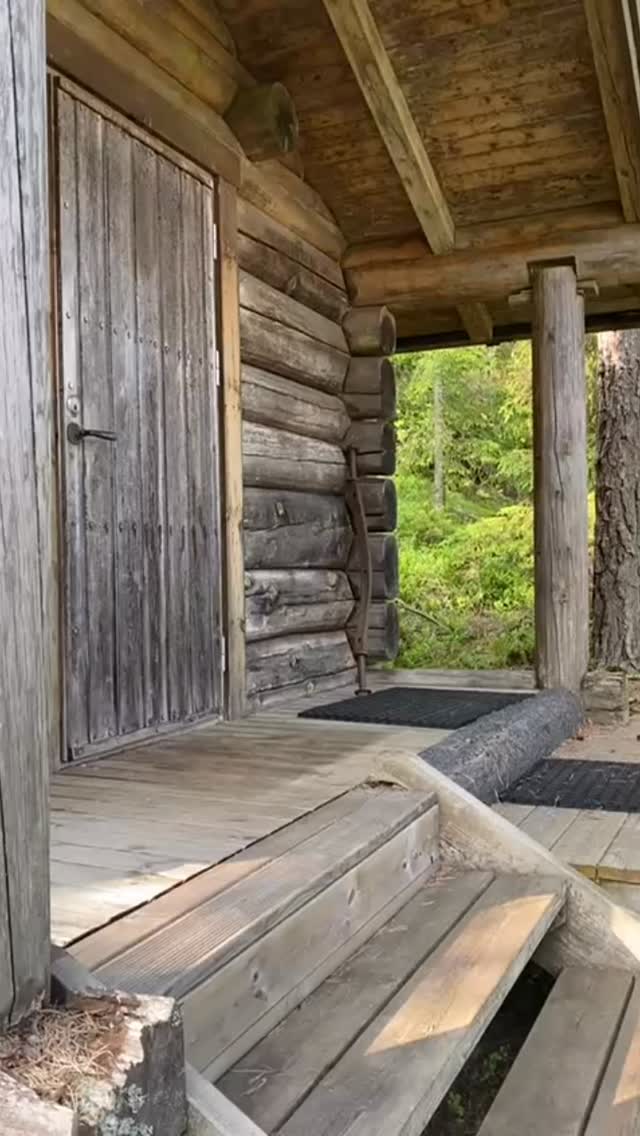 En kväll i Harkerud: bastubad, dopp i sjön, middag vid långbordet och skratt som ekar i skogen. Så ser gemenskap ut, på vårt sätt 🍃✨
#munkedalsherrgård #herrgårdsliv #sommarpåvästkusten