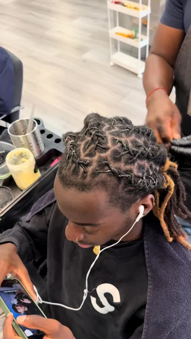 Q2 Locs Parlour Limited
Service : wash, retwist + style 🔖
Style : Barrels
Stylist : Quentin
Interested in booking ? Check link in our bio 👆🏾.
Tired of salons that don’t understand your crown? At Q2 Locs Parlour, we specialise in bespoke loc care, protective styling, and scalp wellness—because your hair deserves expert hands and authentic care.
location : Harrow , North west London . 📍
Best train line : Metropolitan 🚊
Finding 🅿️arking on appointment day ?
Greenhill Way Car Park ( 7mins walk )
St Ann’s Car Park ( 6 mins walk )
St Gorge’s Car Park ( 7 mins walk )
Got further questions? Send us a dm @q2locsparlour or text message / call / WhatsApp via 07508902133
What we offer:
• Signature Loc Maintenance & Retwists
• Start Loc Journey Packages
• Dry Scalp & Hair Growth Treatments
• Premium Natural Hair Products (Now Available In-Store!)
Book your appointment today and experience why our clients call us London’s go-to loc specialists.
Tag us: #Q2LocsGlow to get featured!
—
#Q2LocsParlour #LondonLocs #NaturalHairUK #LocGoals #AfroHairCare #ScalpTreatment #LocJourney #HairCareBusiness #BookNowLondon #NaturalHairCommunity