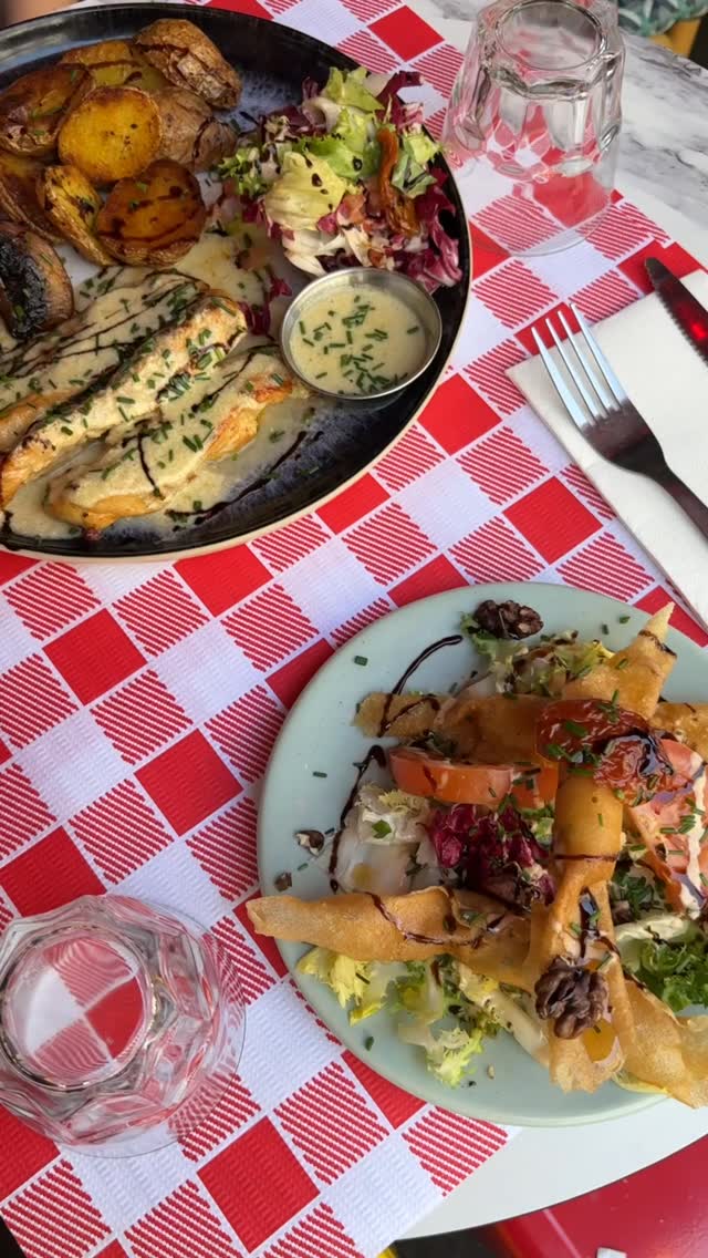 Entrée-Plat-Dessert à 20€ 😱
Bah oui, c’est rapide, pas cher et trop bon au Balou ❤️
#tapas #oursbalou #bar #mercipourladresse #formuledej