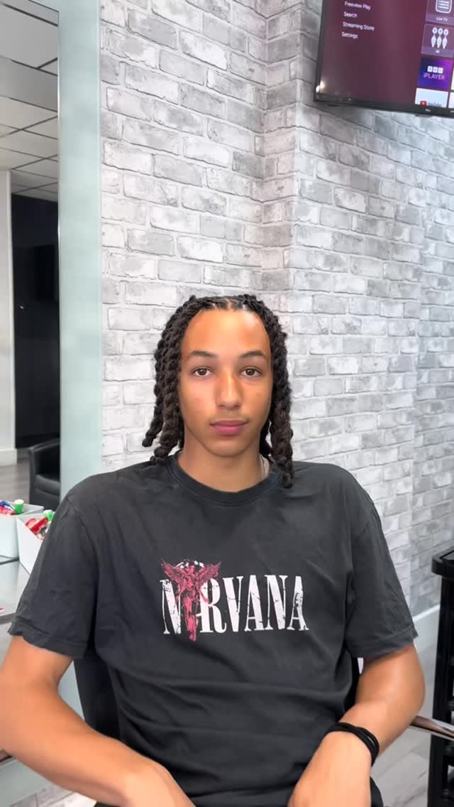 Q2 Locs Parlour Limited
Service : wash, retwist + style 🔖
Style : plaits
Stylist : AJ
Interested in booking ? Check link in our bio 👆🏾.
Tired of salons that don’t understand your crown? At Q2 Locs Parlour, we specialise in bespoke loc care, protective styling, and scalp wellness—because your hair deserves expert hands and authentic care.
location : Harrow , North west London . 📍
Best train line : Metropolitan 🚊
Finding 🅿️arking on appointment day ?
Greenhill Way Car Park ( 7mins walk )
St Ann’s Car Park ( 6 mins walk )
St Gorge’s Car Park ( 7 mins walk )
Got further questions? Send us a dm @q2locsparlour or text message / call / WhatsApp via 07508902133
What we offer:
• Signature Loc Maintenance & Retwists
• Start Loc Journey Packages
• Dry Scalp & Hair Growth Treatments
• Premium Natural Hair Products (Now Available In-Store!)
Book your appointment today and experience why our clients call us London’s go-to loc specialists.
Tag us: #Q2LocsGlow to get featured!
—
#Q2LocsParlour #LondonLocs #NaturalHairUK #LocGoals #AfroHairCare #ScalpTreatment #LocJourney #HairCareBusiness #BookNowLondon #NaturalHairCommunity