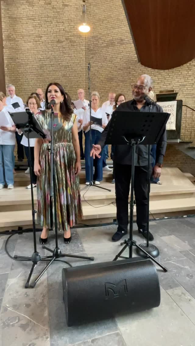Last Sunday, I jumped in last-minute for a sick colleague who told me I’d be singing Handel’s Messiah. As a classical/opera singer who’s sung it many times, I said, “No problem, I’ve got this!”
But… 2 days before the concert, I looked at the score and realized something was very wrong. It wasn’t the Messiah I knew - it was Handel’s Messiah: A Soulful Celebration!!! 🎤🎹🎷
I had just 4 hours to put it into my voice, and somehow… it worked out even better than I imagined! I was overjoyed to sing alongside the amazing soul singer David Thomas, and I want to thank Yoerang Kim-Bachmann from the bottom of my heart for trusting and believing in me. 💜 @david_holz @childofgoodnessgod
.
.
.
.
.
#UnexpectedMessiah #SoulfulCelebration #Gratitude #MusicianLife #FromOperaToSoul
#LastMinuteMiracle #HandelsMessiah #MessiahWithASoul #ClassicalMeetsGospel #CrossoverQueen #LivePerformance #VocalChallenge
#StageLife #ConcertAdventure #TrustTheProcess #MusicIsLife #SoulMusic
#HandelReimagined #SurpriseGig #AdaptAndShine #SingersJourney #singersofinstagram #duo #singers #thatsmystyle #operasingersofinstagram