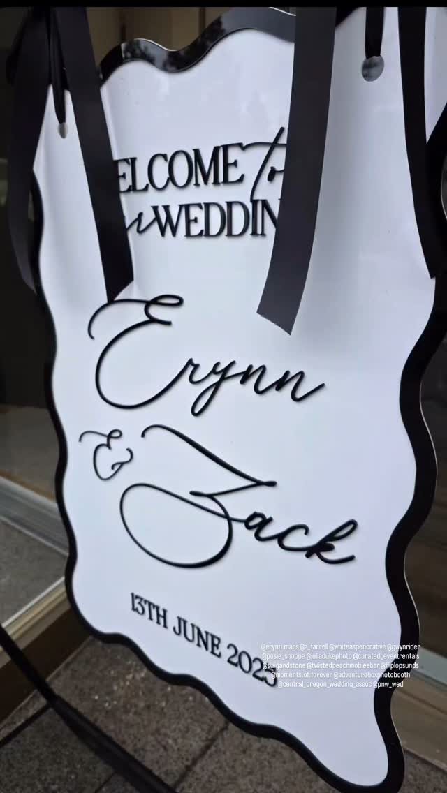 Erynn + Zack = ezlove
@erynn.mags @z_farrell @whiteaspencrative @gwynrider @posie_shoppe @juliadukephoto @curated_eventrentals @swigandstone @twistedpeachmobieebar @fliplopsunds @moments.of.forever @adventureboxphotobooth @central_oregon_wedding_assoc @pnw_wed
#love #photobooth #weddings #adventureboxphotobooth #angelrosebackdrop