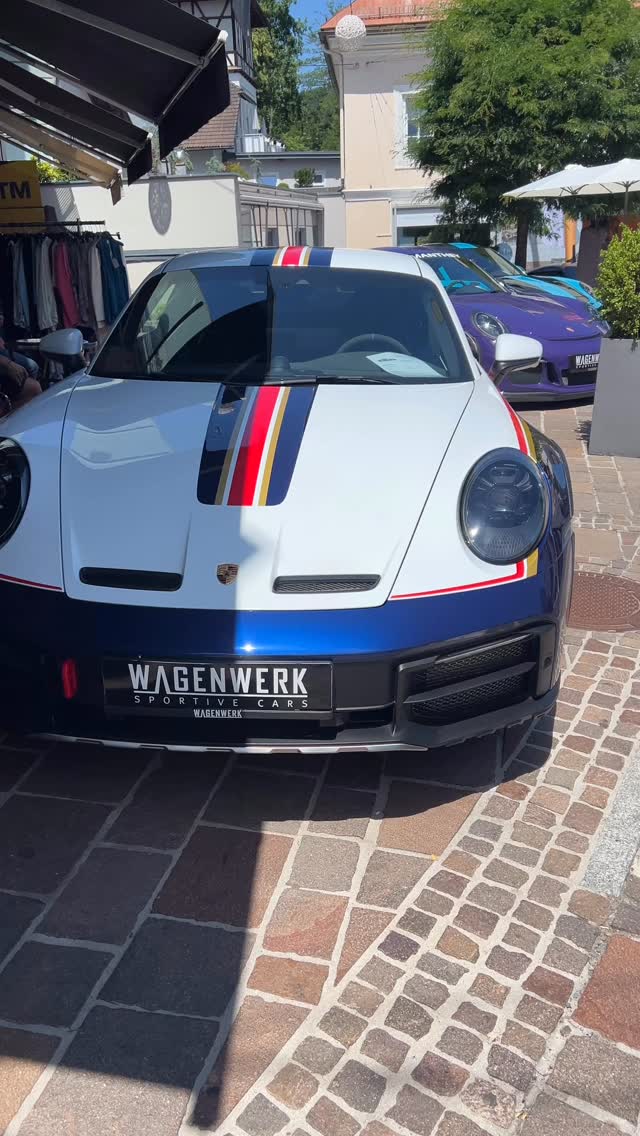 Auf ins lange Wochenende und zum Sportwagenfestival! 🏎️ Ein paar Augenweiden sind schon da, wann kommt ihr? 🥳🥂 #velden #sportwagenfestivalvelden