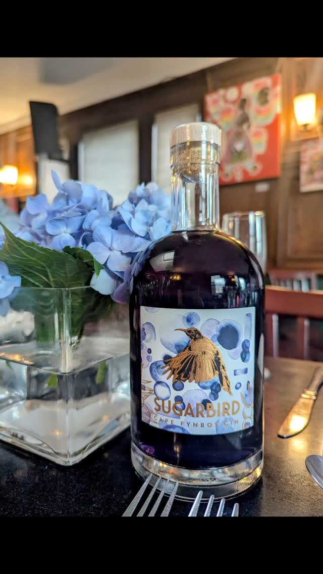 What an amazing wine dinner last night @mr.henrys.dc ! As usual I forgot to take any group pics and missed the salmon course 🤦
A massive thank you to Cathy and the Mr. Henry's team, their amazing customers and @globalwines_md for showcasing my South African wine (& gin)!