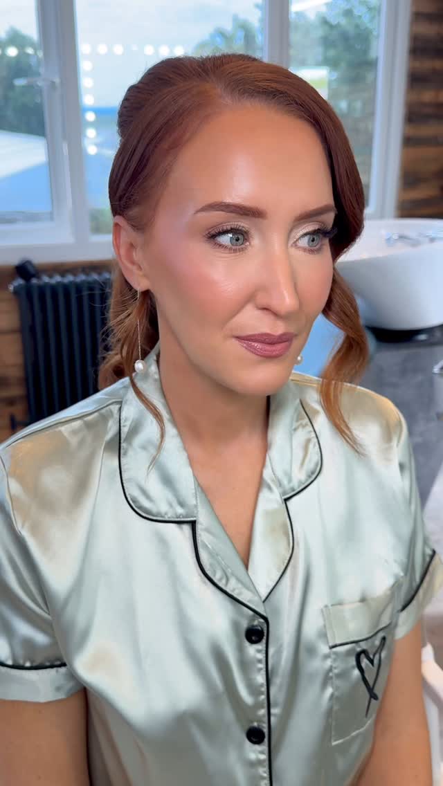 KATY🤍 My beautiful katy was a bride of mine back in 2023 and recommended me to her lovely friend Carla (can’t wait to show you carlas bridal glam) and it was so lovely seeing Katy again but this time as a bridesmaid!! Soft glam with a subtle glow!
Hair by the lovely @hairbykatiecrabb (also katys wedding hairstylist!)
Venue @theferryhouseweddings
#kentmakeupartist #kentmua #theferryhouse #kentweddings #kentweddingsupplier #kentweddingsuppliers #hitcheduk #weddingsuppliersuk #bridalglow