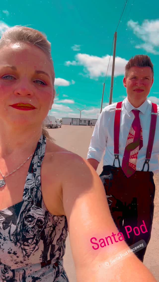 Brilliant day at @santapodraceway 🧡🖤 it was LOOOOUUUD!!! 🏎️🏁🔥 #bandontour #cars #dragracing #bikes #doublebass #femalebassist #yolo