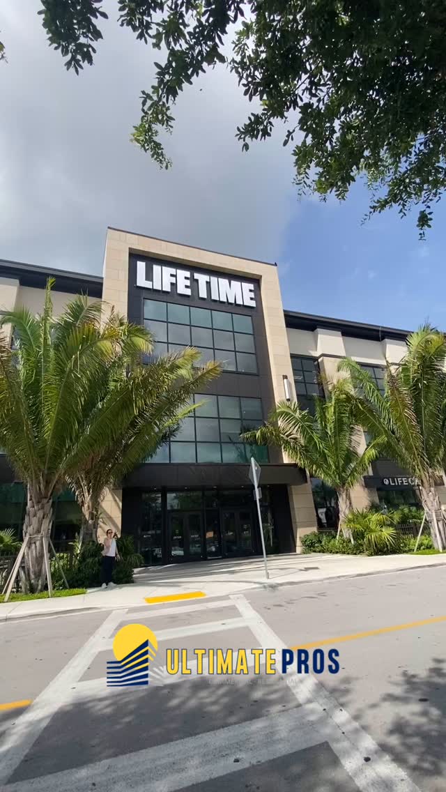 Have you seen any of the new mirrors at @lifetime.miamiatthefalls in @thefallsmiami ? We cut custom size a with a special sealant & custom frames and installed new mirrors throughout the 1st, 2nd & 3rd floor restrooms & locker areas, as well as the spa and outdoor pool area. This isn’t a gym, it’s basically a resort - with a café, bar, conferencie room, meeting areas, hair salon and more! #Lifetimefitness #gymmirrors #mirrors #custommirrors #glass #miamiglasscompany