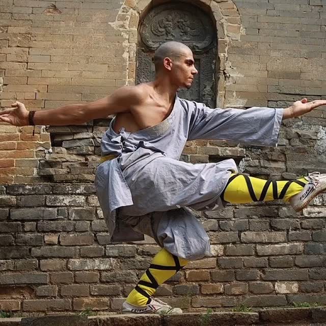 True mastery or skill development takes a long time (years) and can not be achieved quickly (in just weeks).
du 20 au 24 octobre 2025.
Stage de Kungfu Shaolin et Qigong
Plus de 6 heures de cours par jour
Plus d'informations sur le site www.thewayofshaolin.fr
#qigong #kungfushaolin #shaolin #artsmartiaux #artsmartiaux #thewayofshaolin #kungfu #larochesurforon #bienêtre #hautesavoie #dedication #discipline #shaolinkungfu
#motivation #focus #goals #training