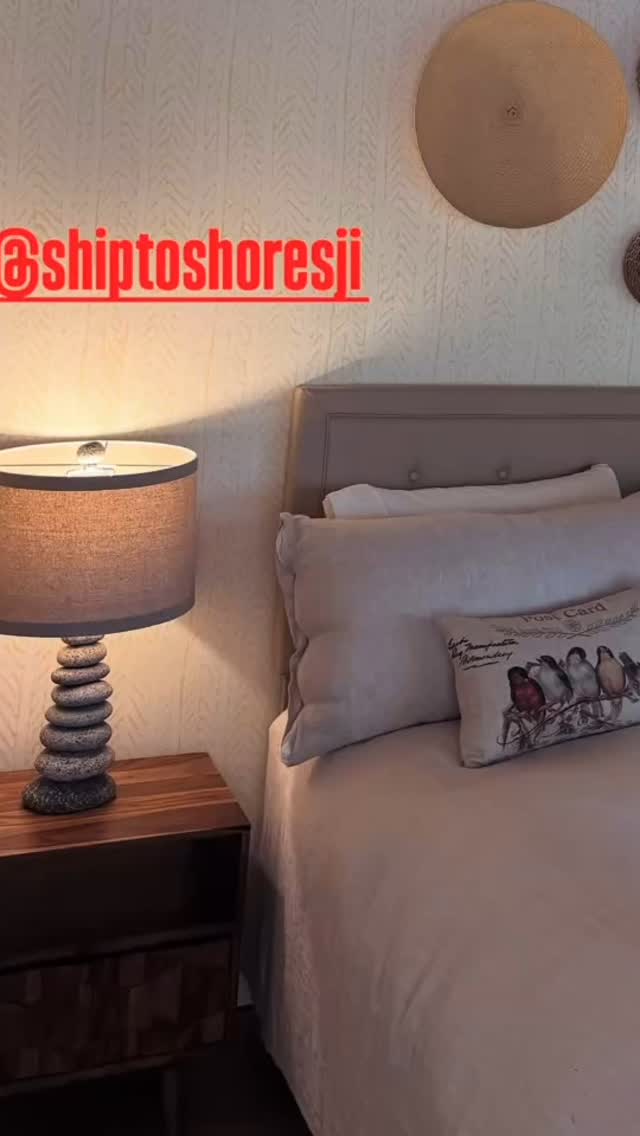 So in love with how this project turned out💕#mcm#midcenturymodern#kitchencabinets #architecture #sanjuanislands #renovation #mcm #midcenturymodern #home #customcabinets #design #bellmontcabinets #