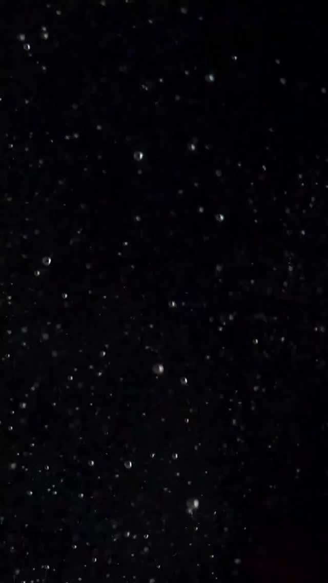 ✨ Parūpējies par sevi ar mīlestību un maigumu ✨
Tava sievišķā enerģija sākas tur, kur Tu sāc rūpēties par sevi.
Nevis steigā, bet ar uzmanību. Nevis “jo vajag”, bet jo Tu esi tā vērta.
Aura Vie Glow skropstu un uzacu serums un skropstu tuša nav tikai skaistumkopšanas līdzekļi –tie ir daļa no Tavām ikdienas rituāla minūtēm, kas stiprina ne tikai skatienu, bet arī Tavu pašapziņu.
Iepērcies www.auravieglow.com