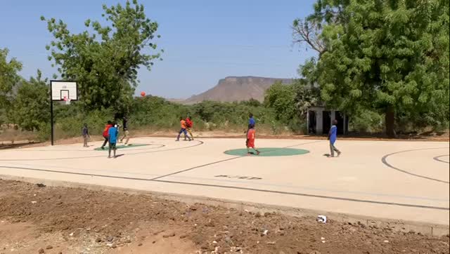 A little 5v5 on Cameroon Court 🇨🇲🏀