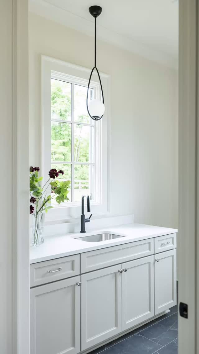 Who says laundry rooms can’t have a little drama? Matte black moments, marble veining, and a view that begs for fresh cuts. We’ll fold… but only after we arrange the flowers.
Builder: @dickensbuilt
Photography: @jennifer.saltsman.photography
Cabinetry: @tkldesigns
#newconstruction #newhome #newhomebuild #customhome #colliervilletn #interiordesign #home #homedesign #homedetails #interiordesigner #interiorideas #interiorstyling #details