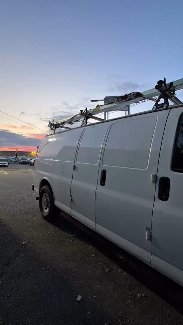 Convierte tu auto, van o camión en publicidad constante con nuestro lettering personalizado.
Diseño, impresión e instalación, todo en un solo lugar.
💬 Escríbenos para un estimado.
📍@everybrandmass
#CarLettering #RotulaciónVehicular #PublicidadEnMovimiento #EveryBrandMass #VinilAdhesivo #TuMarcaVisible #MarketingVisual #Publicidad24Horas #DiseñoGráfico