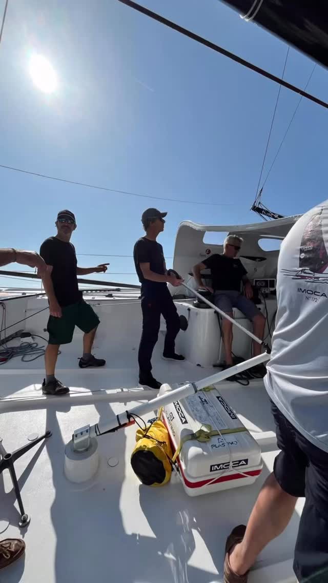 Sortie en mer pour nos Rémy, Yann et Antho sur l'IMOCA Fives Group - Lantana Environnement de @louisduc.imoca !
Merci Petit Louis pour ce très beau cadeau 💙