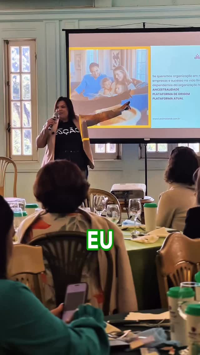 “Eu tenho que ser grato pelo o que foi.” — Lusciméia Reis, no QRo+Talks 2.
Uma reflexão poderosa sobre acolher a própria trajetória, reconhecer os aprendizados e seguir em frente com leveza.
Gratidão também é cuidado com a história, com o outro e consigo mesmo.
Obrigada, Lusciméia, por compartilhar sua sensibilidade e fortalecer tantas vozes no nosso evento! 🥰
📲 Clique no link da BIO para saber mais.
.
.
.
.
.
.
\#Qro+Saúde #Aplicativo #Medicina #Saúde #RedeSocial #Enfermagem #ÁreaDaSaúde #InovaçãoEmSaúde #QRoTalksSegundaEdição #MaxxiDoctor #DanielOrtunho #CarlosMarinho #DanieleMarinho #LucianoSantana #LucianaAvelino #DraValériaFernandes #DraLauraDelgado #FláviaPresoti #LusciméiaReis #LuMatosinhos #DraLuizaSafe