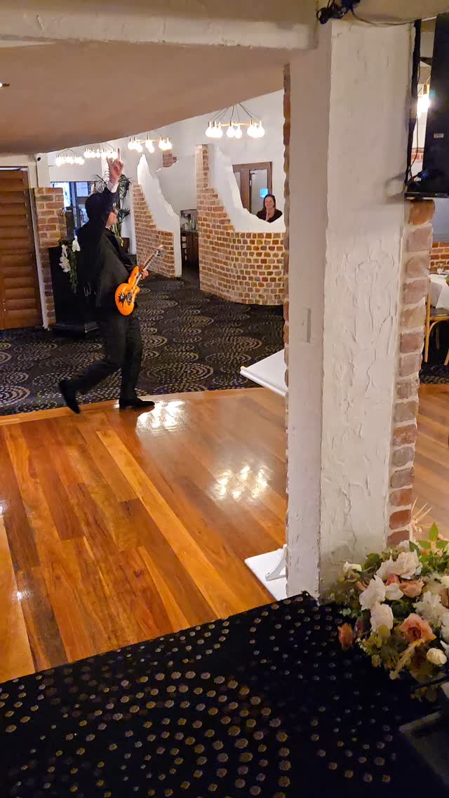 Let's rock!
#melbournecelebrant #melbournecitysidecelebrant #weddingcelebrant #weddingcelebrantmelbourne
