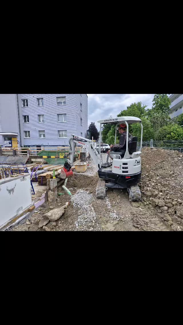 Diverse Arbeiten vom Juni Vielen Dank Allen Auftraggeber und unserem Super Team👍👌🇨🇭
#takeuchi #tiefbau #aushub #