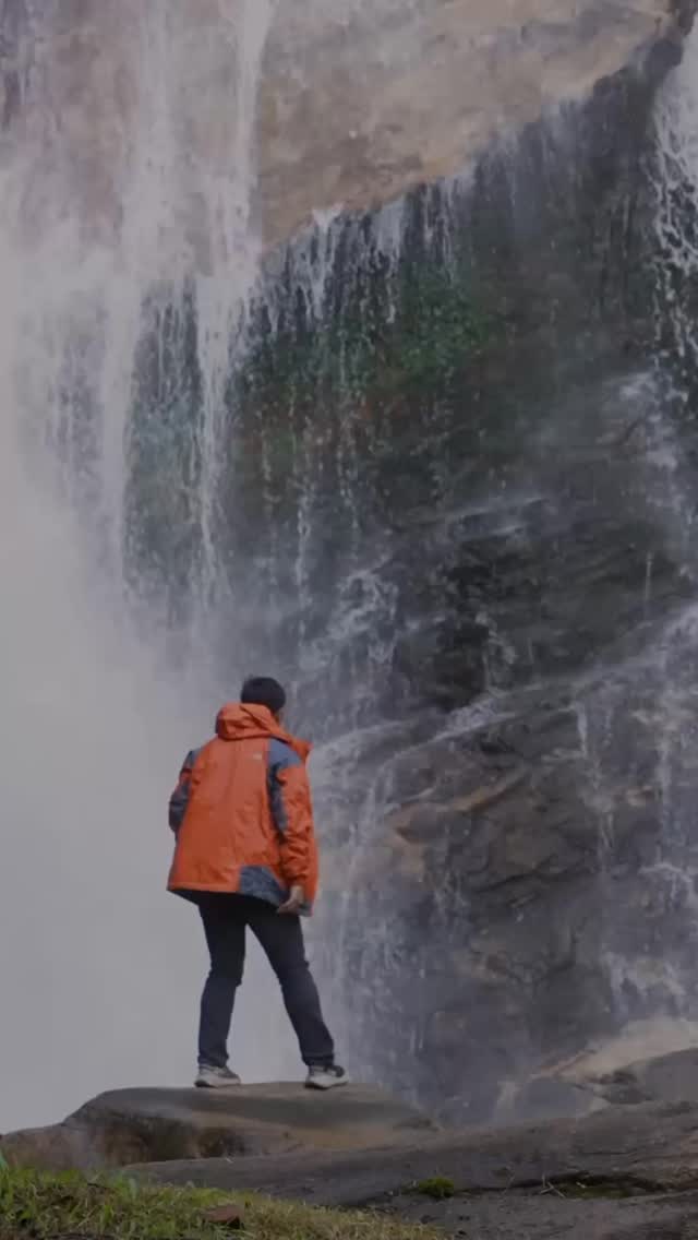 PT: “Você nasceu para se destacar, sua impressão digital divina é a prova. Não masque sua luz para se encaixar.”
EN: “You were born to stand out, your divine fingerprint is proof. Don’t mask your light to fit in.”
#standout #divinelight #shineonyourown #nascerpara brilhar #luzprópria #autenticidade #fulfillment