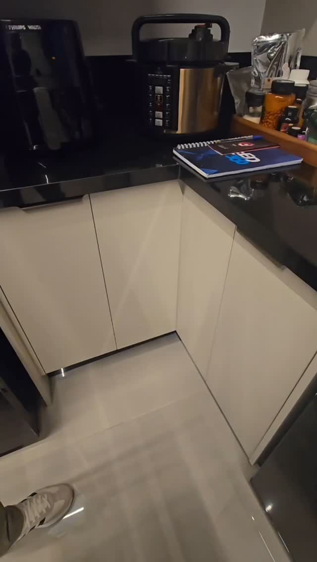 ✨ Cada cantinho pensado com inteligência!
Neste projeto, o canto da cozinha se transforma em um espaço funcional e super prático.
Tudo à vista, tudo ao alcance das mãos — do jeito que a marcenaria sob medida deve ser.😎
#cozinhasobmedida #marcenaria