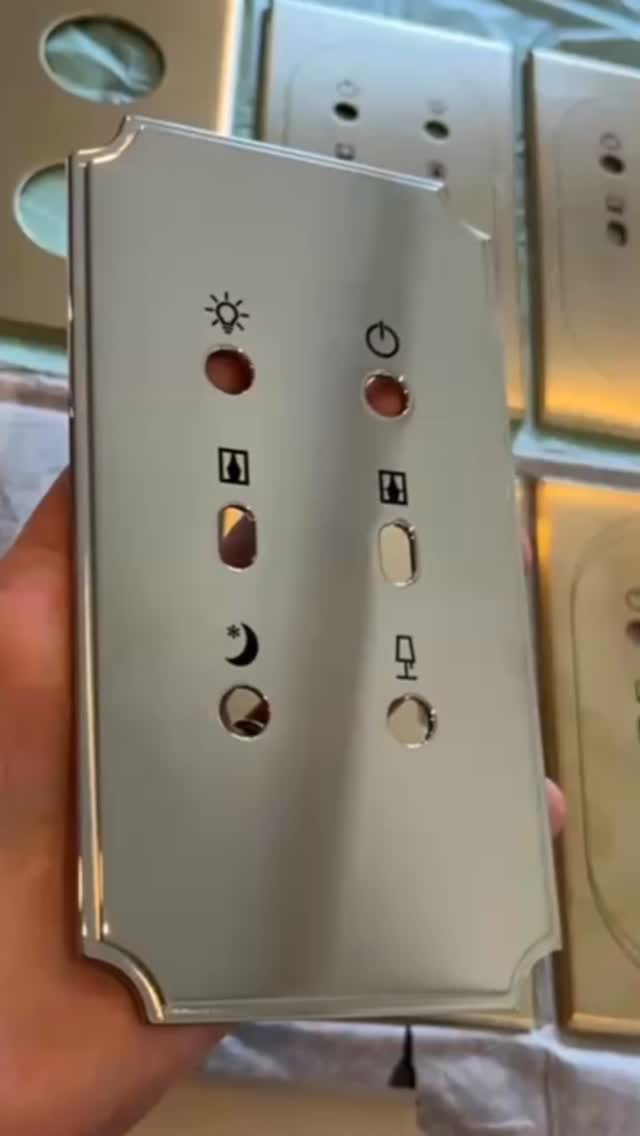 Personnalisez vos plaques d’interrupteurs avec les gravures de votre choix 🖋️
#6ixtes #6ixtesinterrupteurs #interrupteur #ateliersdefrance #savoirfaire #artisanat #artisanatfrancais #artisans #architecture #luxe #decorationinterieur #decoration #laiton #inox #interiordesign #interiordecor #interior #faitenfrance
#design #knowhow #craftmanship #homedesign #interiorarchitect