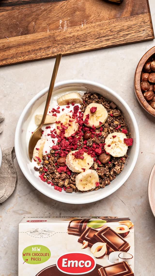 🍫 Crunchy, chocolaty, and packed with hazelnut goodness! Our Crunchy Müsli with Chocolate & Hazelnuts is the perfect mix of flavors and textures for a delicious treat any time of the day. Enjoy it with milk, yogurt, or straight from the pack! 😍
Try it now and taste the crunch! ❤️
#emco#emcoglobal#breakfast#crunchymüsli #chocolatehazelnut#evenhealthythingscanbedelucious
