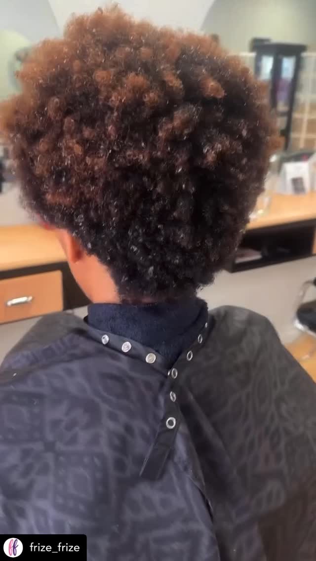 We use all natural products for your natural hair care.
Dm me for your next at home appointment with me today and discover the perfect style for your hair!
.
.
.
#KinkyHair #ottwanaturalhair #NaturalCurls #NaturalHairGoals #HealthyHairJourney #NaturalHairCare #NaturalHairLove #Naturalista #AfroHair #CurlyHairCommunity #CurlyHairRoutine #CurlyHairStyles CurlyGirlsRoc #CurlGoals #CurlyAndProud #CurlsOnFleek #CurlyHairMagic #CurlEnvy