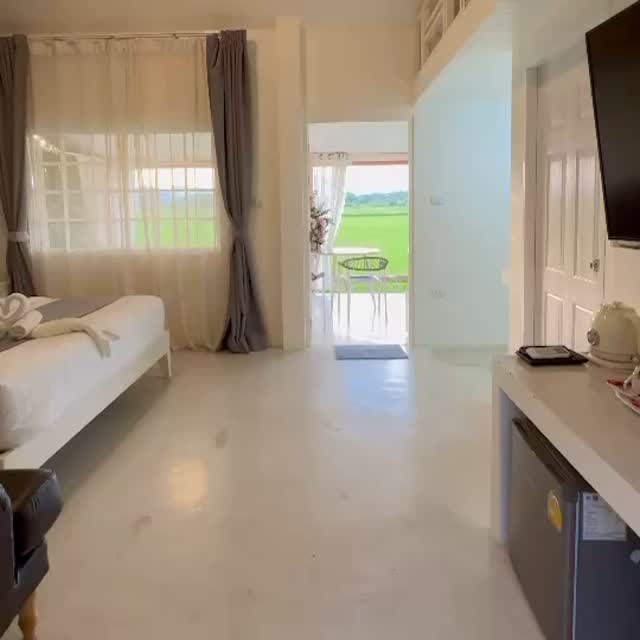 🌾 เลอวา เดอ ฟรอร่า นครนายก 🌾
คาเฟ่ และที่พัก วิวภูเขาและท้องนา สัมผัสความสงบของธรรมชาติได้แบบเต็มอิ่ม เพลิดเพลินกับทิวเขาและทุ่งนาสีเขียว ปรับเปลี่ยนไปตามธรรมชาติ กับมุมถ่ายรูปชิวๆ ที่ไม่ต้องแย่งกับใคร พร้อมบริการอาหารเย็นเสิร์ฟถึงห้องพัก
⛰️ ไม่ได้เข้าพักแวะมาเที่ยวได้ค่ะ ⛰️
🙏 หากมีโอกาสเรียนเชิญนะคะ 😍
คาเฟ่น้ำหอม ร้านอาหาร และที่พัก 👇
Open daily : 08.00-20:00 น.
💛 สนใจสำรองห้องพักสอบถามเพิ่มเติมได้ที่ 👇👇
🆔 Line : @lervadeflora
📩 Inbox : https://m.facebook.com/messages/t/lervadeflora
🏠 เช็คราคา สำรองที่พัก: www.lervadeflora.com
📱 โทร : 061-836-8888
📍GPS : https://goo.gl/maps/fmUZuRNjXMHEtsoY9
#นครนายก #ที่พักนครนายก #คาเฟ่นครนายก #ร้านกาแฟนครนายก #รีสอร์ตนครนายก #เลอวาคาเฟ่ #คาเฟ่นครนายก #cafe #ร้านอาหาร #คาเฟ่นครนายก #cafe #ร้านอาหาร #lerva #lervadefloraresortandspa #เลอวาเดอฟลอร่า