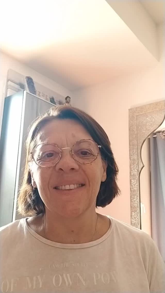 Aujourd'hui c'est un grand jour!! La sortie officielle de mon livre paru aux éditions Tredaniel. Il fait suite à l'oracle "la voie de la connaissance intérieure" sur les archétypes pour approfondir ce sujet et le compléter avec de l'énergétique et des outils pratiques.
N'hésitez pas à me demander en privé si vous êtes sur Nantes et que vous le voulez!
#archetypes #connaissancedesoi #energetique #ombreetlumiere