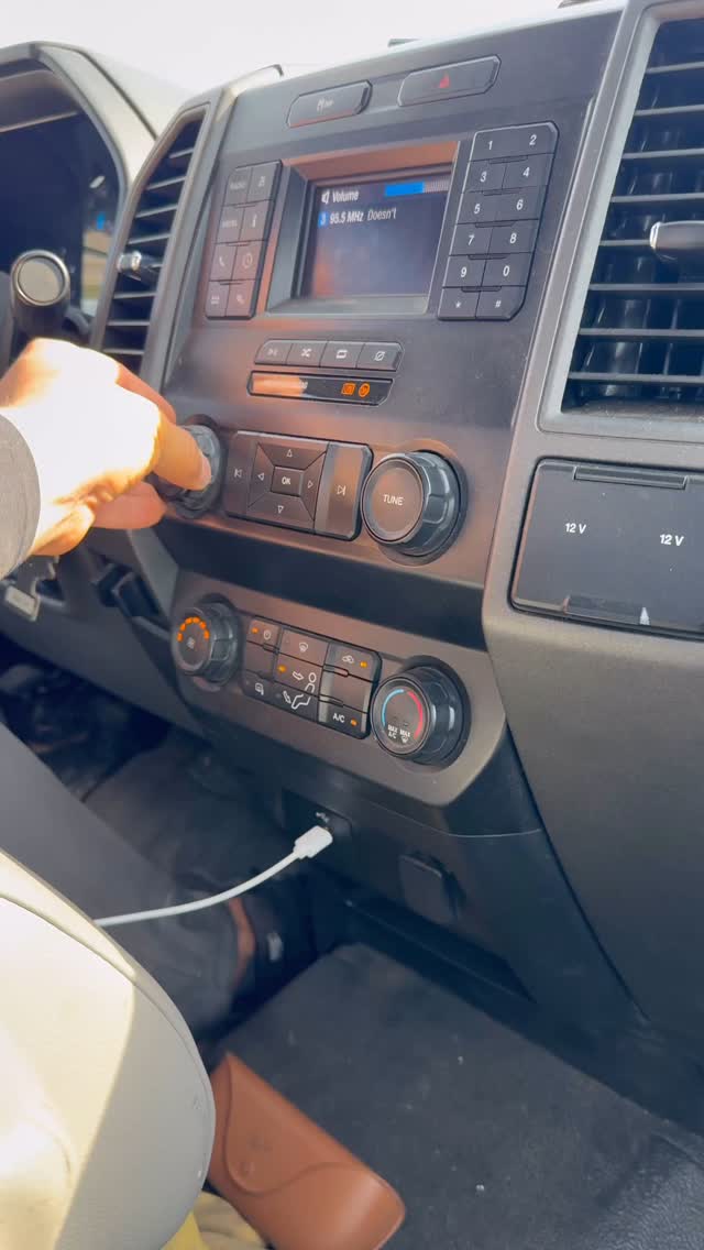 Partnered up today with the Mr. One and only @longhornjunkremoval. Good Times, Good Vibes, and Less Junk in our client’s life! #dashawayjunkhauling #smallbusinessowner #haulinglife