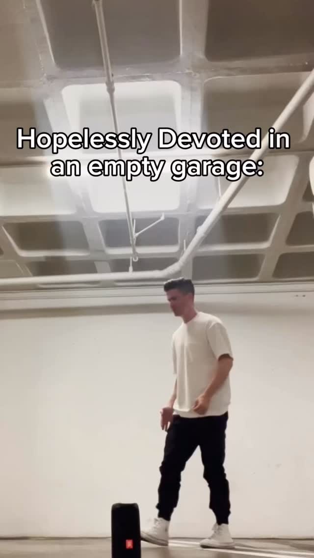 wait for the high note 👀 #singing #hopelesslydevotedtoyou #viral #singersofig