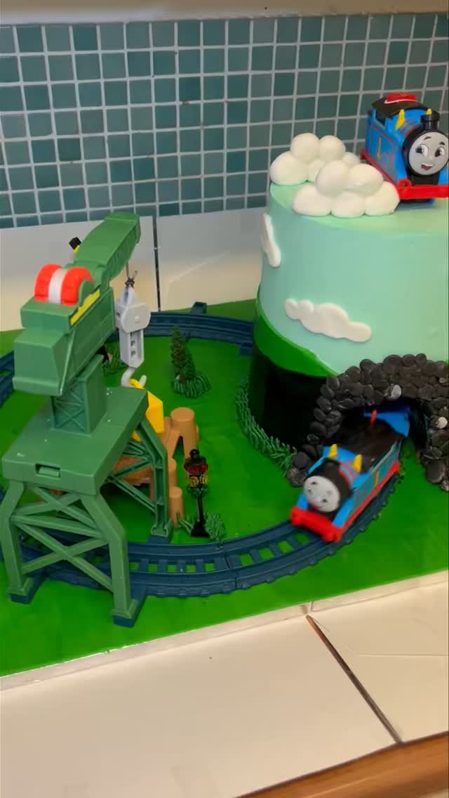 Thomas the tank engine is a pure classic 🚂
So proud that I manage to pull off this cake!
#thomasthetankengine #thomasthetankenginecake #thomascake #thomastraincake #thomastrain #birthdaycake #hampshire #southampton #eastleigh #chandlersford #mariascakesandbakes