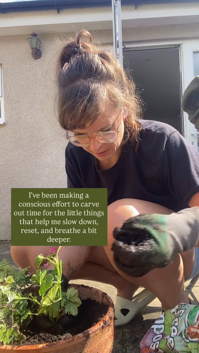 Anyone else find themselves saying yes to everything and then crashing hard by the end of the week? 🙋🏼♀️
I hear it so often from clients: they are totally drained, running on empty, just needing a moment to breathe.
Lately, I’ve been trying to slow down and carve out a little more space for rest and joy. I thought I’d share a few gentle shifts I’m making.
Here’s what I’m leaning into:
🌿 A daily walk, even if it’s just 5 minutes. Just to get some air, clear my head.
📅 One completely plan-free weekend a month. No commitments. Just time to be, and see what I feel like in the moment.
💆🏼♀️ A monthly massage or treatment. On a proper day off, so I’m not rushing in or out, and can actually soak up the calm.
🪴 Make time for a little hobby - even if it’s just 10 minutes. I’m trying to spend more time gardening. I’m finding it surprisingly refreshing and therapeutic.
They might seem simple, these tiny acts of self-kindness go a long way.
Got your own favourite ways to press pause? I’d love to hear them 💬👇
.
.
.
.
#massagetherapistlife #bathsomerset #mobilemassage #massagetherapy #athomemassage #selfcare #wellness #bathmassage #massagebath #presspause #selflove #selfkindness