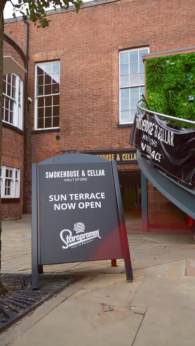Our terrace is officially open for good times 🍻 pull up a chair and let the good times roll.
-
-
-
#smokehouse #smokehouseandcellar #bbq #drinks #restaurant #bar #cheers #sunny #knutsford #thingstodo #cheshirerestaurant #manchester #manchestereats #eats #foodie