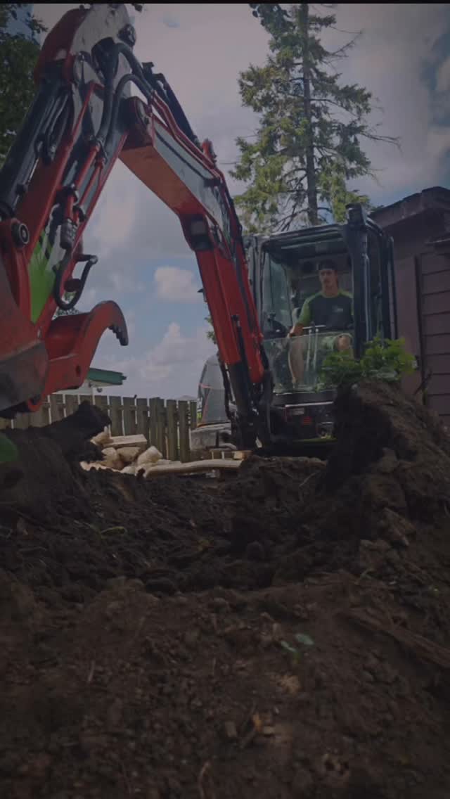 #heavyequipment #hardscape #dirtygraphix #kubota #contracting_company #miniexcavator