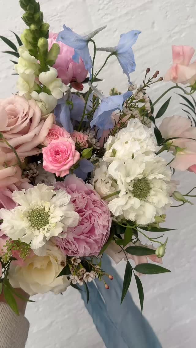 Bouquets for our June brides 🥰
June has been non-stop for us here at EJFD, but ohhh haven’t we seen some gorgeous weddings!
#floraldesign #fineartflowers #floralstyle #weddingstyle #soontobemrs #shesaidyes #ukbridetobe #bridalbouquet
#alternativeflorist #fineartfloraldesign #ontrendweddingflowers
#weddingflowers #floralinspiration #floristsofinstagram #weddinginspiration #2025bride #bridetobe #2026wedding #2026bride #2025wedding #autumnwedding #soontobemrs #fineartflowers #intimatewedding #luxuryflorals