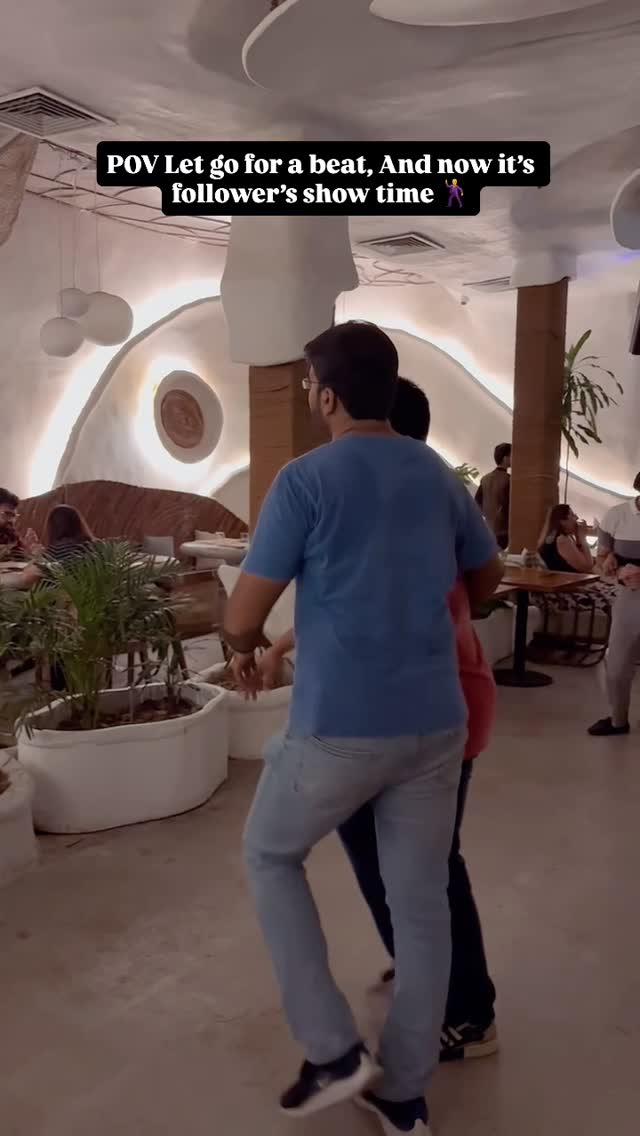 POV Let go for a beat, and now it’s follower’s show time🕺
#labailavista #dancecommunity #bachata #dancewithus #ladiesstyling #lead #follow #bachataladystyle #bachatapartnerwork #latindance #latinsocial #socialdancing #chandigarhdancecommunity #latincommunity