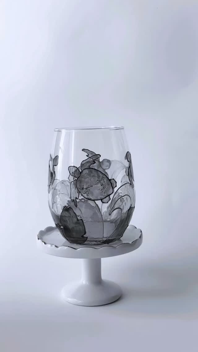 Turtles, waves, and lush leaves 🌿🌊🐢 — this design brings island calm to your everyday. No wonder it’s a crowd favorite.
#TropicalGlassware #CustomerFavorite #IslandVibes #SeptemberMagic #turtles