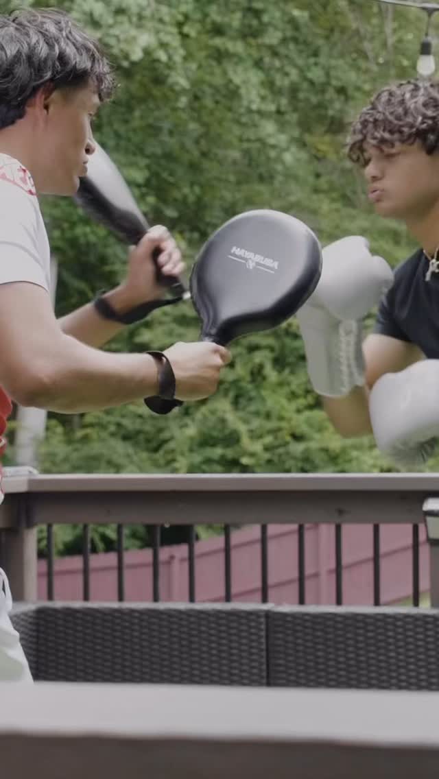 Syncing punches with footwork to build balance, power, and mobility! 🥊🔥 Boxing drills sharpen coordination and quick reactions, skills that transfer to ANY SPORT requiring teamwork and split-second decisions & perfect for multi-sport athletes! DM me to start your journey today💪 #BoxingTraining #AthleteMindset #Coordination