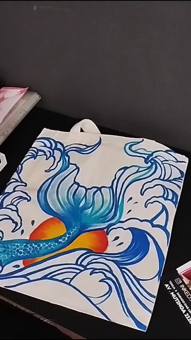 Com carinho e muita arte, hoje enviei a primeira bag para @mariacristinacostafreitas ❤️
"Mergulhe nesse mar de sonhos "🌊🧜♀️
Quer uma BAG exclusiva? Chama agora na dm e reserve a sua ❤️📲