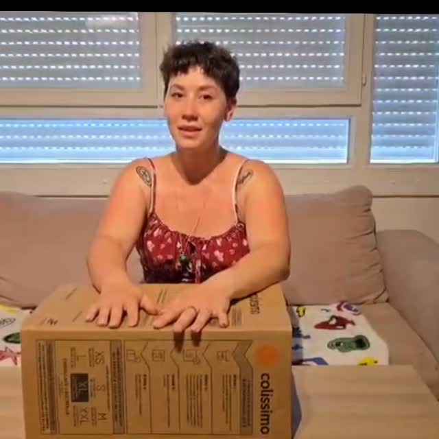 Un unboxing de @lisa_psychos_play, excellente cosplayeuse, d'un fouet qu'elle m'avait commandé pour son futur cosplay #catwoman. Un fouet de 10 pieds en cuir de kangourou. Modèle disponible sur www.romaricgears.com
Très impatient de voir le résultat de ce futur cosplay 👍👍👍
#romaricgears #props #adventure #bullwhip #cosplay #cosplaygirl #catwomancosplay #leatherwork #craft #batman #batmanreturns #timburton #roguegallery #batmancosplay #survival