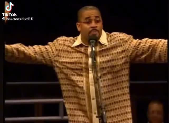 It's Worship Wednesday Y'all!!! 🙌🙌🩷✨
There's no better way to start the day than to kick it off with Byron Cage🥰
I miss this kind of carrying on in the church house, it'll have you coming out of your shoes. 😅
#ByronCage #byroncage #worshipmusic #worship #gospelmusic #boldlyunveiled #explore #explorerpage #explorereels