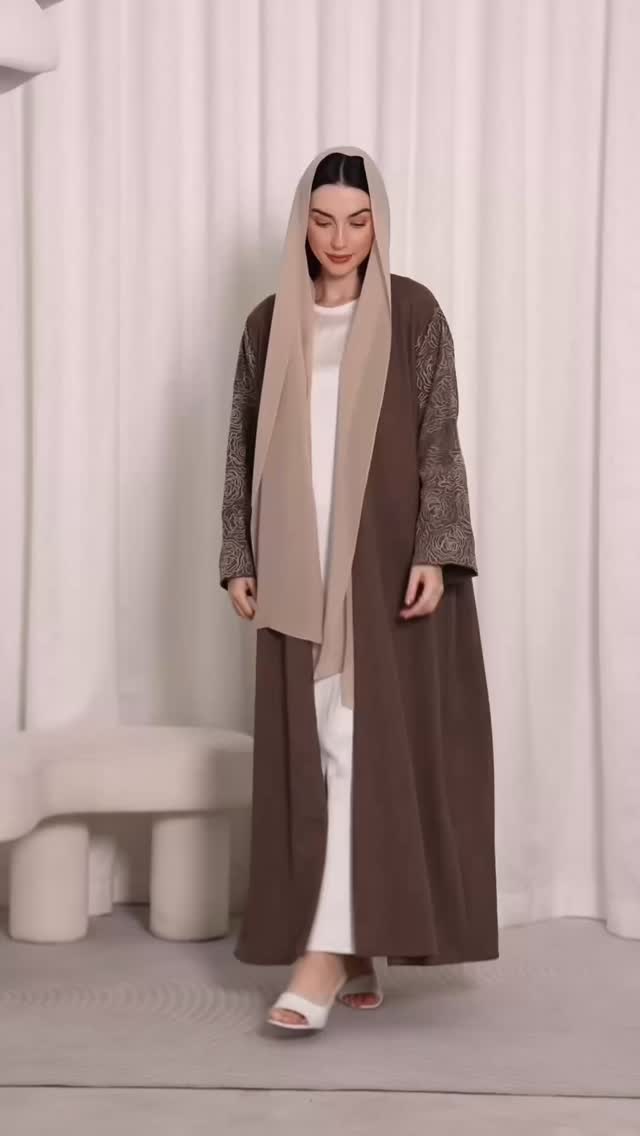 Perfect for summer days, light and elegant abaya made from soft linen.
• Model: A15
• Fabric: Linen
• Color: Brown with beige scarf
• Details: Embroidery on sleeves
• Price: 1,100 AED
DM us to order 🤎
#LURANA #SummerAbaya #abaya #abayastyle #uae #abudhabi #عبايه #عباية