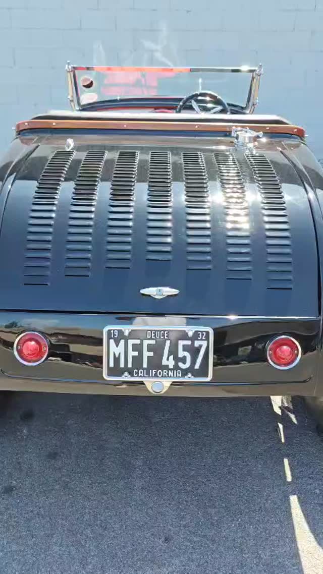 ☕️✨ Join Five Yard Coffee tonight at McEwan’s Customs for a special event where they will be serving up specialty brews on our @partybench tables and benches!
Located in the yard of a high-end classic car restoration and fabrication shop, they offer delicious coffee from Round Hill Roastery, refreshing loose leaf teas from @mooandtwo, and a selection of sweet and savoury treats 🍰🥪.
With on-site parking (not just for classics!) and Partybench outdoor seating, the yard is accessible to everyone. Come enjoy a fantastic evening! 🎉
#FiveYardCoffee #McEwansCustoms #Partybench #SpecialtyCoffee #TeaLovers #SweetTreats #OutdoorSeating #CommunityEvent #CarLovers