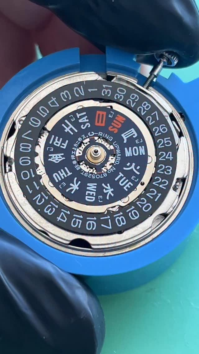 Triple-checking the calendar function on this vintage Seiko 6139 to ensure everything clicks over perfectly. Getting the details right is what brings these classics back to life.
#Seiko6139 #VintageSeiko #SeikoChronograph #WatchmakerLife #WatchRestoration #SeikoCollector #SeikoAutomatic #TempoPrima #MechanicalWatches #VintageWatches #Watchmaking #ChronographCheck #VintageSeikoRestoration #WatchesOfInstagram #WatchWorkshop #WatchTechs