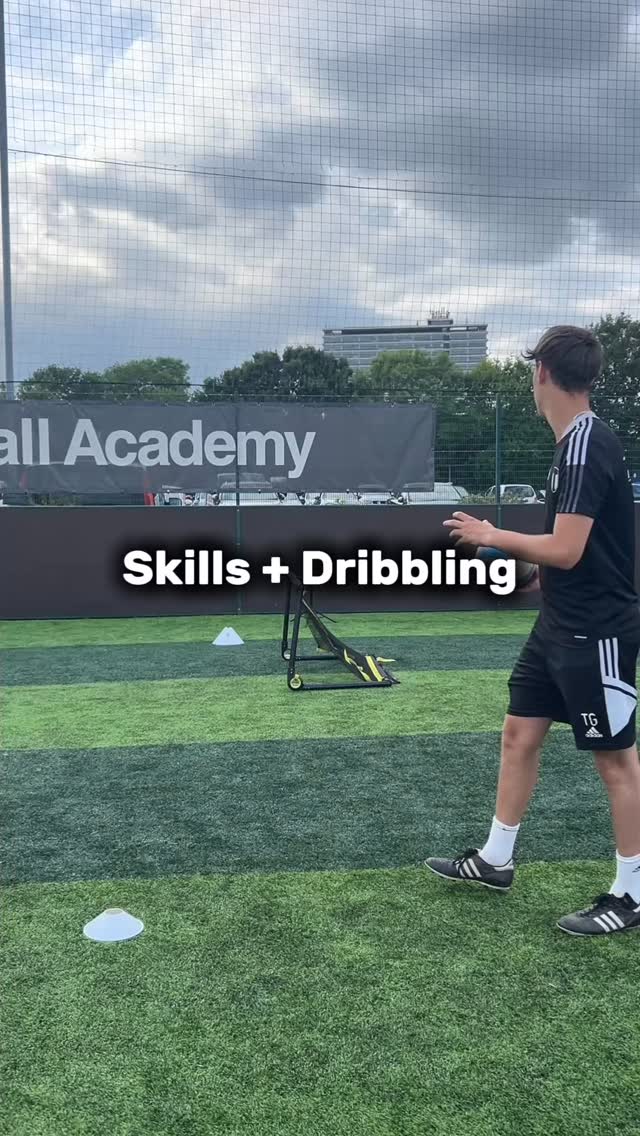 Covering the basics! Master the ball, master the game ⚽️
#tilleracademy #tolworth #epsom #footballcoaching #newmalden #footballcoach #soccercoach #soccertraining