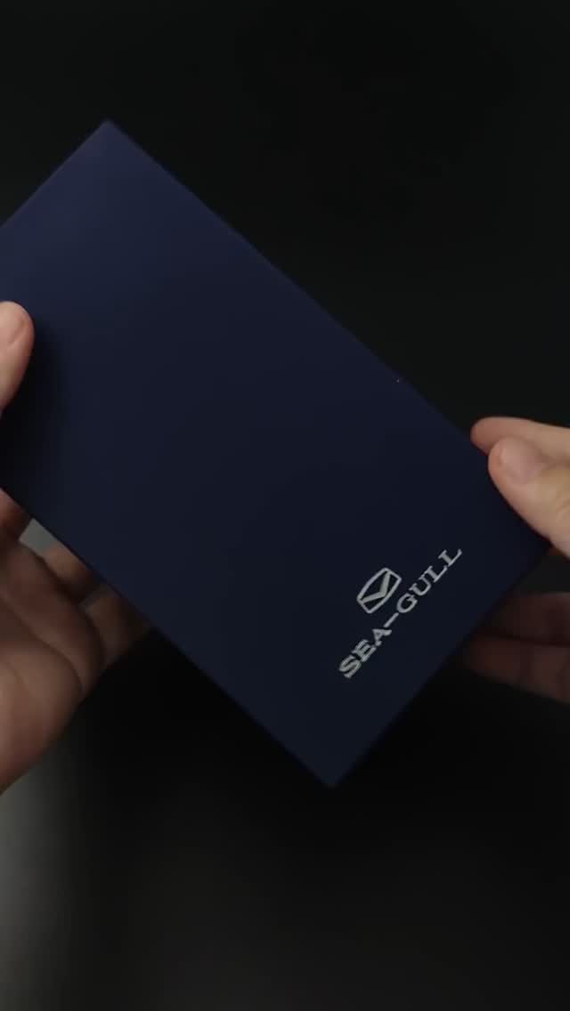 ASMR unboxing for our iridescent Seagull Rhinestones Bezel Crown Mechanical Watch ✨
#watchoftheweek #SeagullWatch #chinawatches #asmr #unboxing #watchesofinstagram #watchesforwomen