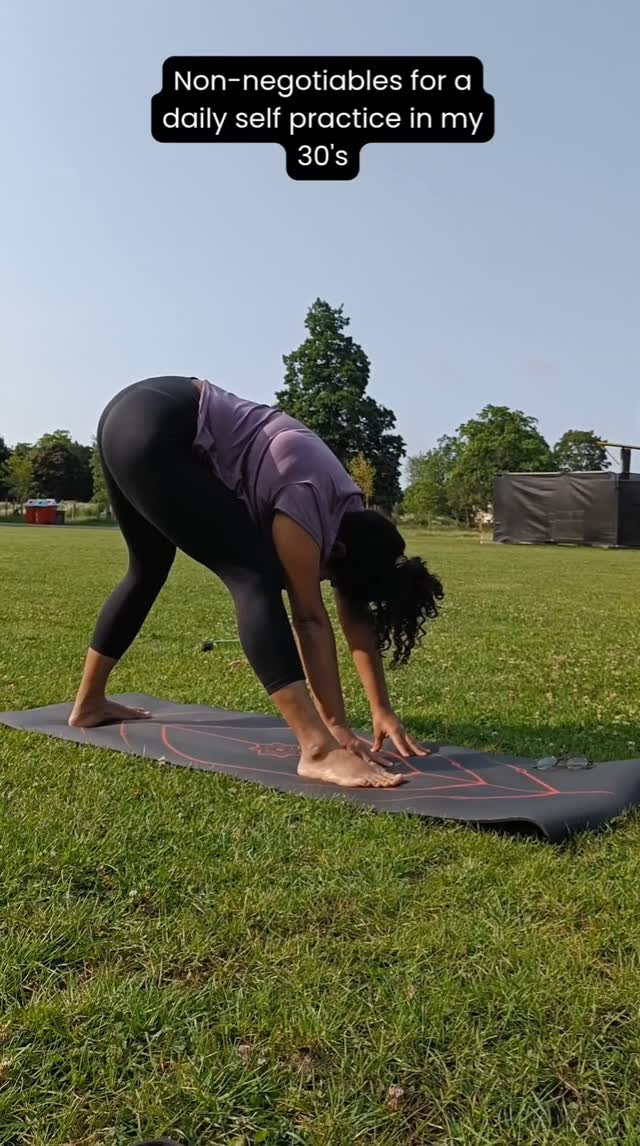 😌My personal practice has changed with me, overtime I went from overstretching and long 90 minutes practices daily, to alignment and strength based movement.
The change was promoted due to several reasons-
1️⃣ I didn't always have 90 minutes everyday to practice, even with a 4 am start.
2️⃣My goals changed from wanting to achieve aesthetically appealing
shapes to movements that left me feeling more aligned and stronger.
3️⃣ I stopped feeling guilty about not always doing a "full" practice and worked with my changing energy! Everyday was different, different demands meant specific practices. I wanted my practice to support me and not the other way around.
4️⃣I became a lifelong student of anatomy and physiology. Once I began reading and learning the science of movement,breath and rest my perspective changed.
5️⃣ I learnt about embodiment and the process of exploring movement even in the smallest forms.
Today I practice to support other activities that I love to do, to ground me in the changes of each day and to keep me strong, mobile and pain-free!